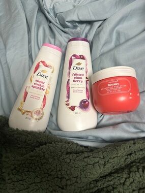 Dove Frosted Plum Berry & Sugar Cookie Sprinkle Body Wash Duo - Pink/White
